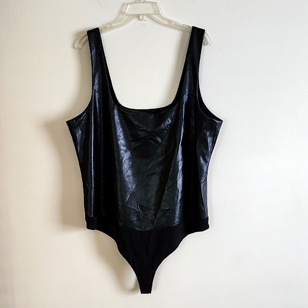 Good American Black Faux Leather Bodysuit Snap Closure Thick Straps Scoop Neck 7